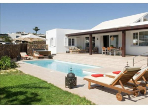 Casa Janubio Dos - Elegant 3 Bedroom villa - WIFI and Air Conditioning - Perfect for families